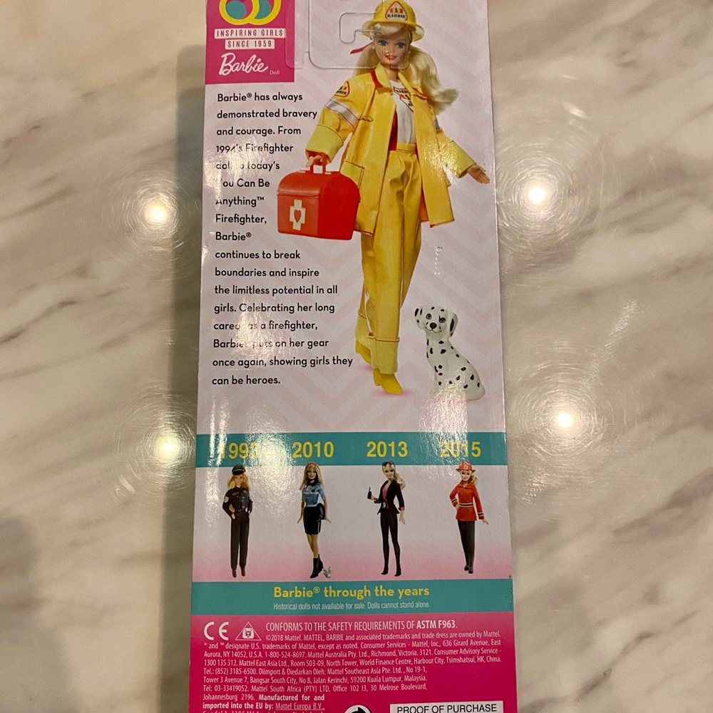 BARBIE FIREFIGHTER - Picture 2 of 3